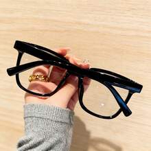 1pc Unisex Transparent Black Frame Glasses, Face-Fitting Design, Modern Campus Style, Suitable For Daily Wear And Fashion, Essential Stylish Eyewear - Multicolor - View 5