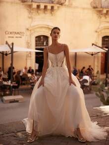 Ethereal Spaghetti Strap Sweetheart Illusion Lace Wedding Dress With Flowy Tulle A-Line Skirt, Wedding Dresses For Bride, Elegant And Comfortable, Includes Plus Sizes, Bridal Gown, Formal Dresses For Women, Suitable For Wedding, Party, After-Party Dress, Cocktail Party, Bride, Formal Occasions, Dinner Dress, Prom Dress, Birthday Party, Celebration, Gala, Festival, Ceremony, Graduation, Homecoming Dress, Vacation, White - 白色 - 查看 2