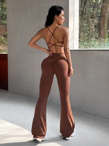 Bộ đồ thể thao nữ mùa hè màu trơn Aoqta gồm 2 mảnh, áo crop top không tay ôm sát, hở lưng gợi cảm, cổ chữ V sâu và quần ống loe cạp cao ôm dáng, trang phục tối giản cơ bản phù hợp cho yoga, chạy bộ, tập luyện và mặc hàng ngày. - Cà phê nâu - Xem 2