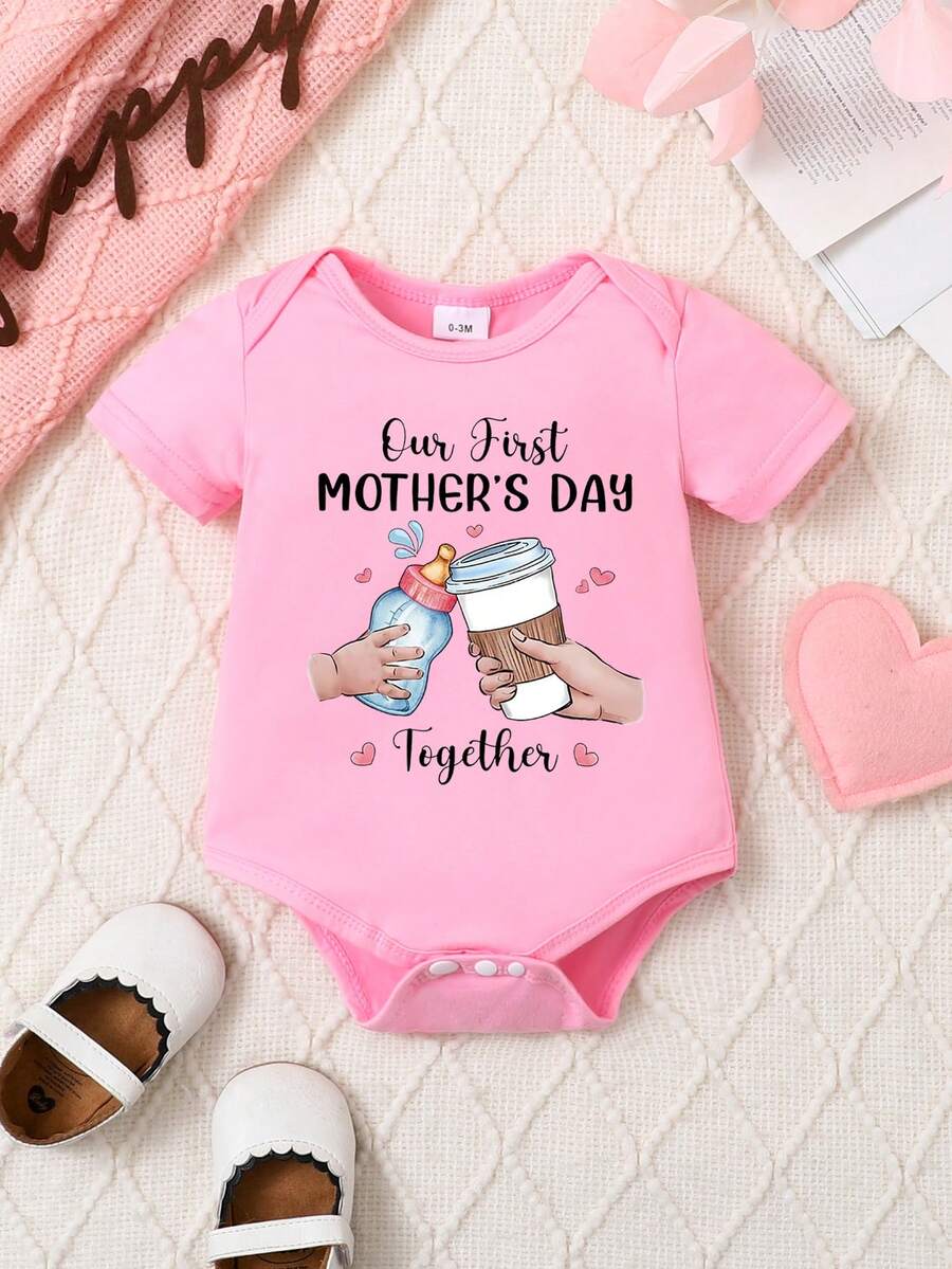 Áo liền thân tay ngắn cổ tròn in chữ dễ thương cho bé trai và bé gái, thích hợp mặc trong dịp Ngày của Mẹ mùa hè. - Hồng - Xem 1