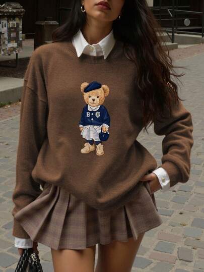 Cozy Warm Teddy Bear Print T-Shirt, Suitable For St. Patrick's Day, Lucky Clover Symbol, Carnival, Year Of The Horse, Valentine's Day Graphic Print, Women's Valentine's Day Gift, Valentine's Day Casual Wear, 2026 Carnival, Horse Element Carnival, Back To School Styling Inspiration, Back To School Essential, First Day Of School, 2026 Back To School Season Apparel