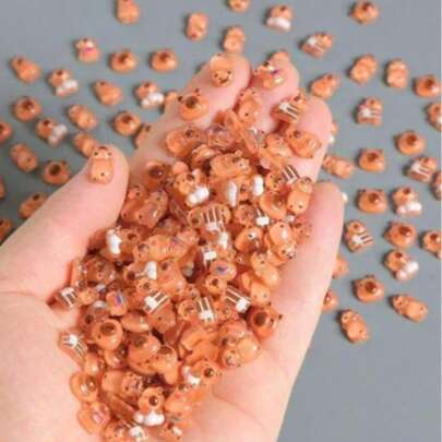 Đồ trang trí hình chuột lang nước mini hoàn toàn mới, thích hợp để đặt trên vali hoặc bàn làm việc, dễ thương và được làm thủ công, có thể dùng để trang trí bình nước, đàn guitar, ván trượt, xe đạp, mũ bảo hiểm, vali, điện thoại và máy tính, tuyệt vời cho mùa tựu trường, mùa đông, Lễ Tạ ơn, Giáng sinh, Ngày Quốc khánh Ả Rập Xê Út, sinh nhật, ngày lễ, năm mới, Ngày Valentine, quà tặng cho bạn trai, bạn gái và người lớn.