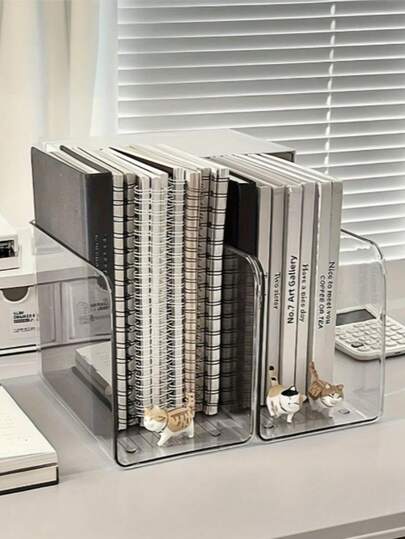 透明亚克力大容量书挡架 - 加厚材质，简约设计，多种款式可选。适用于卧室书架收纳、房间书籍收纳架、书架、家居收纳盒、办公桌文件整理、整理收纳家具配件、卧室装饰配件、宿舍书桌收纳架、教室书桌收纳架、梳妆台收纳架，也是温馨的返校礼物！（款式随机，颜色可能略有差异，包装随机）