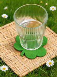 10 pièces Dessous de verre en feutre vert à quatre feuilles de trèfle pour la Saint-Patrick, tapis antidérapants résistants à la chaleur avec trèfles chanceux pour les tasses et les tasses, décoration de bureau et de maison pour la fête irlandaise, cadeaux pour les fêtes et les anniversaires - Voir 5