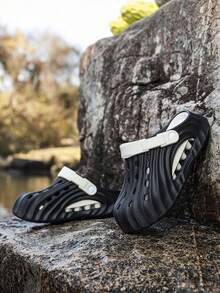 Summer New Thick Sole Closed Toe Sandals | Lightweight Soft Bottom Non-Slip Outdoor Slippers | Men's Breathable Beach Flip Flops - Black and White - View 4