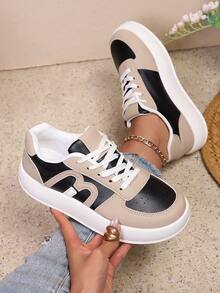 女士字母图案厚底运动鞋，春秋新款百搭休闲平底防滑白色鞋，学生鞋 - 黑色 - 查看 2