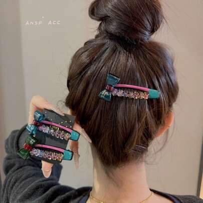 1pc Rhinestone Butterfly Hairclip, Whether For Daily Outings, Campus Outfits, Or Party/Holiday Styles, It Can Add A Sweet And Lively Touch To Your Hairstyle, Full Of Girlish Charm