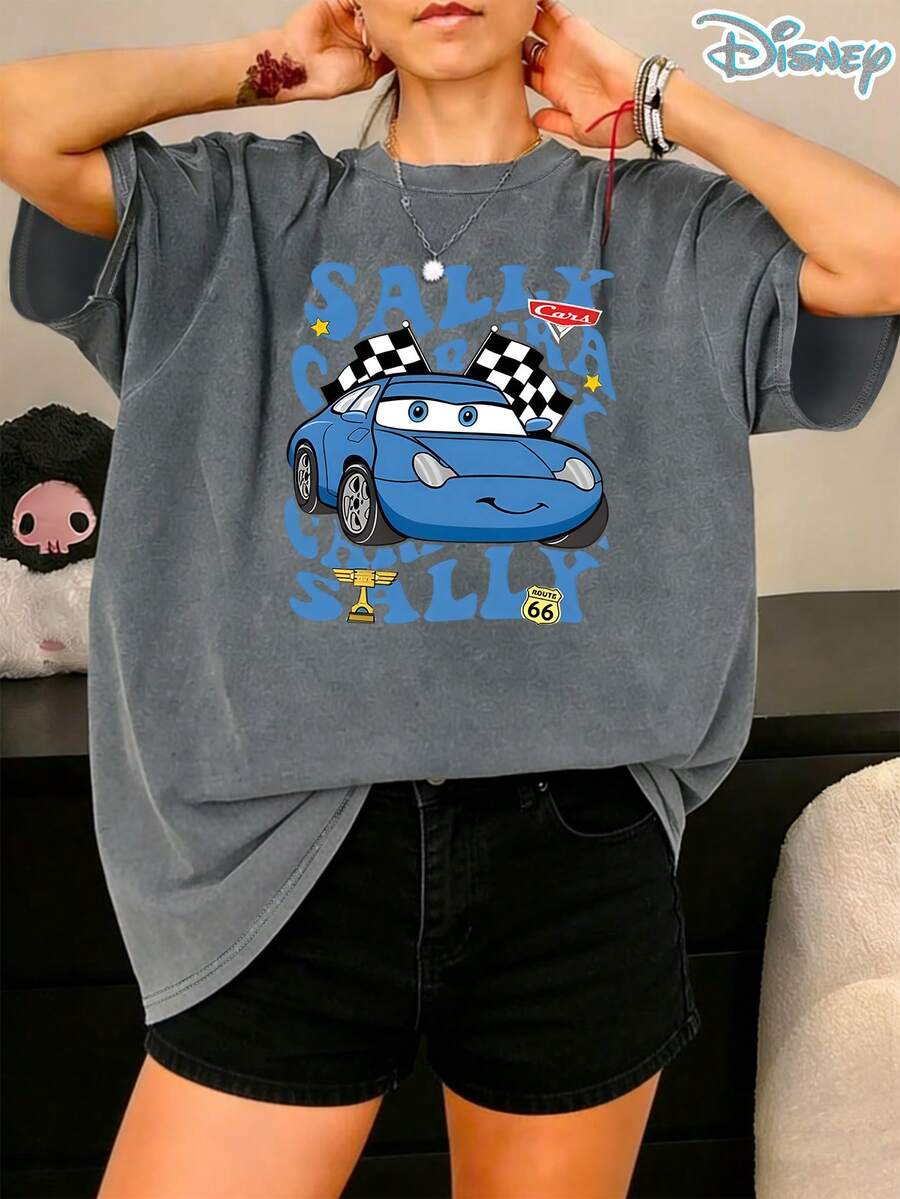 Disney's "Car Story"-Vintage Washed T-Shirt, "Sally -" Slogan-Printed T-Shirt, Casual Summer T-Shirt With Short Sleeves, Suitable For Casual Wear, Leisure Travel And Daily Commuting, Vintage T-Shirt, Everyday Wear, Fun Design, Soft Fabrics, Summer T-Shirt, Holiday Gifts. - 灰色 - 查看 1