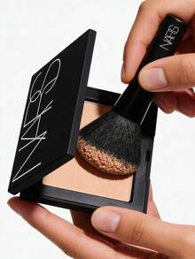 Nars Mini] Brocha Multifunción para Base 1 pieza / Herramienta de Maquillaje Portátil / Adecuada para Polvo Suelto y Polvo Fijador / Ligera y Compacta - Negro - Ver 5