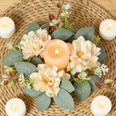 中心装饰花卉蜡烛花环，人造玫瑰花环搭配尤加利绿叶，适用于柱形烛台，是春夏季节婚礼、派对、节日、前门、门廊、餐桌装饰的理想之选。