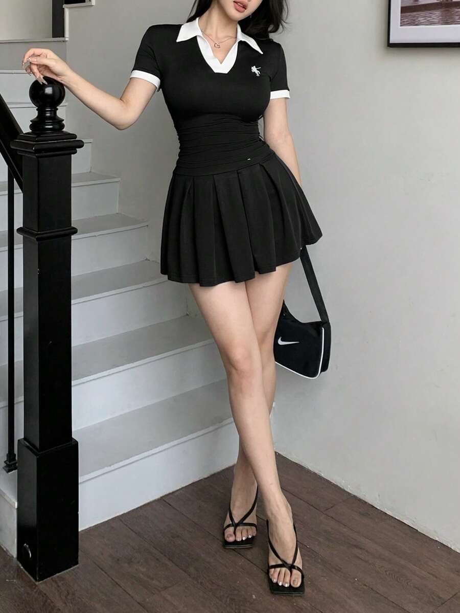 abyoxi Bộ đồ 2 mảnh màu đen trắng dành cho nữ gồm áo thun ngắn tay cổ polo ôm eo và chân váy xếp ly, phong cách thể thao thường ngày, thích hợp đi học, đi làm, đi chơi, ngày Valentine, hẹn hò, bộ đồ mùa xuân/hè. - màu đen - Xem 1