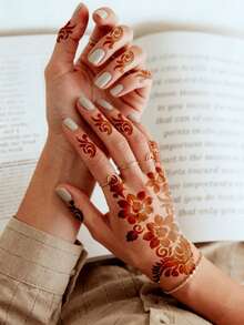 2 Pcs Gorgeous Floral Mehndi Tattoo Stencils, Featuring 3D Flowers And Scroll Patterns For An Exotic Retro Style, Ideal For Henna Art, Parties And Exotic Looks,Adding A Delicate Exotic Vibe And Details To Your Hands - Black - View 3