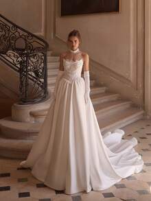 Regal Strapless Sweetheart Lace Bodice Pearl Choker Satin Ballgown Wedding Dress With Dramatic Train, Wedding Dresses For Bride, Elegant And Comfortable, Includes Plus Sizes, Bridal Gown, Formal Dresses For Women, Suitable For Wedding, Party, Vacation, Bride, Formal Occasions, Dinner Dress, Prom Dress, After-Party Dress, Homecoming Dress, Cocktail Party, Birthday Party, Celebration, Gala, Festival, Ceremony - 白色 - 查看 1