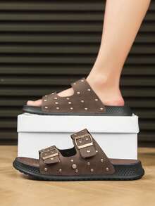 2026 Men's Brown Rivet Sandals, Fashion Double Buckle Punk Rivet Slippers, Plus Size Retro Open Toe Beach Sandals, Non-Slip Breathable Comfortable Versatile Flat Slides, Thick Sole Outdoor Flip Flops, Strap Beach Shoes - Brown - View 4