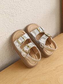 Un par de sandalias de playa con diseño tridimensional para niño bebé de PU, antideslizantes, de moda, casuales y de estilo coreano clásico para estudiantes, adecuadas para el verano. - Plateado - Ver 6