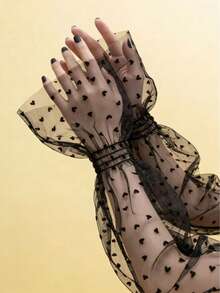 1 Pair Black Lace Mesh Sun Protection Sleeve Covers, Heart Flared Cuff Design, Suitable For All Seasons - Love - View 2
