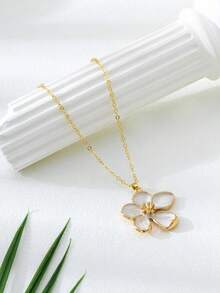 1pc Elegant White & Green Asymmetrical Five-Petal Flower Pendant Necklace, Romantic Gift For Wedding/Engagement, Suitable For Daily Wear, Girlfriend/Fiancee Jewelry Gift - White - View 4