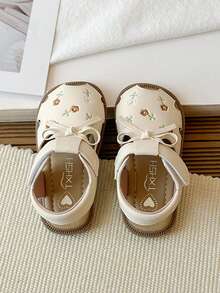 2026 Summer New Soft Bottom Toddler Girls Floral Embroidery Princess Sandals, Fashion Beach Shoes - Beige - View 4