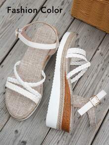 女士坡跟凉鞋，新款夏季编织交叉绑带波西米亚风白色圆头搭扣沙滩度假平底鞋 - 白色 - 查看 4