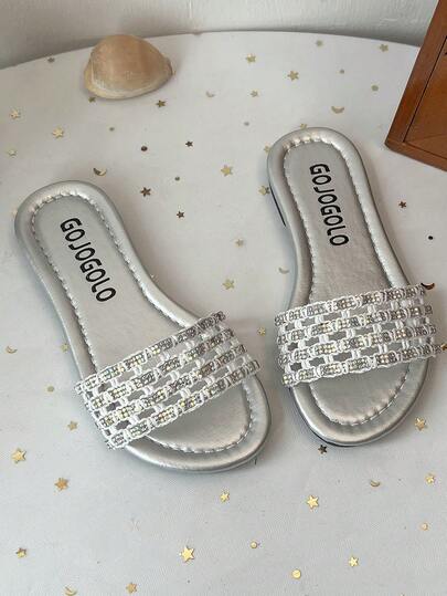 1 Pair Silver Base Colorful Diamond-Style Flip Flops. 2026 Summer New Design, Woven With Sparkling Water Drop Crystals, Comfortable Non-Slip Flat Sandals, Suitable For Summer Outings And Vacation Wear.