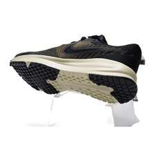 NIKE RUN DEFY 男款輕量運動跑步鞋 透氣舒適緩震休閒鞋 HM9594 - 黑/淺卡其色 - 查看 10