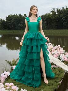 Faeriesty Elegante vestido de noche de mujer con tirantes anchos y volantes - Vestido con capas elegante con llamativos tirantes de hombro, encantadores acentos de lazo, falda de múltiples capas dramática, perfecto para fiestas, banquetes, bodas, bailes de graduación y eventos de gala de primavera - Verde Oscuro - Ver 4