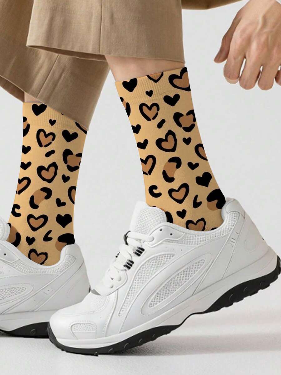 1 Pair 360 Men's Socks – Fun All-Over Print Featuring Leopard Print,Heart,Soft, Comfortable, And Highly Elastic, These Fashionable Casual Streetwear Hip-Hop 360 Socks Are Perfect As Compression Gear, Valentine's Day Socks, Or Loose Maternity Socks. - Multicolor - View 1