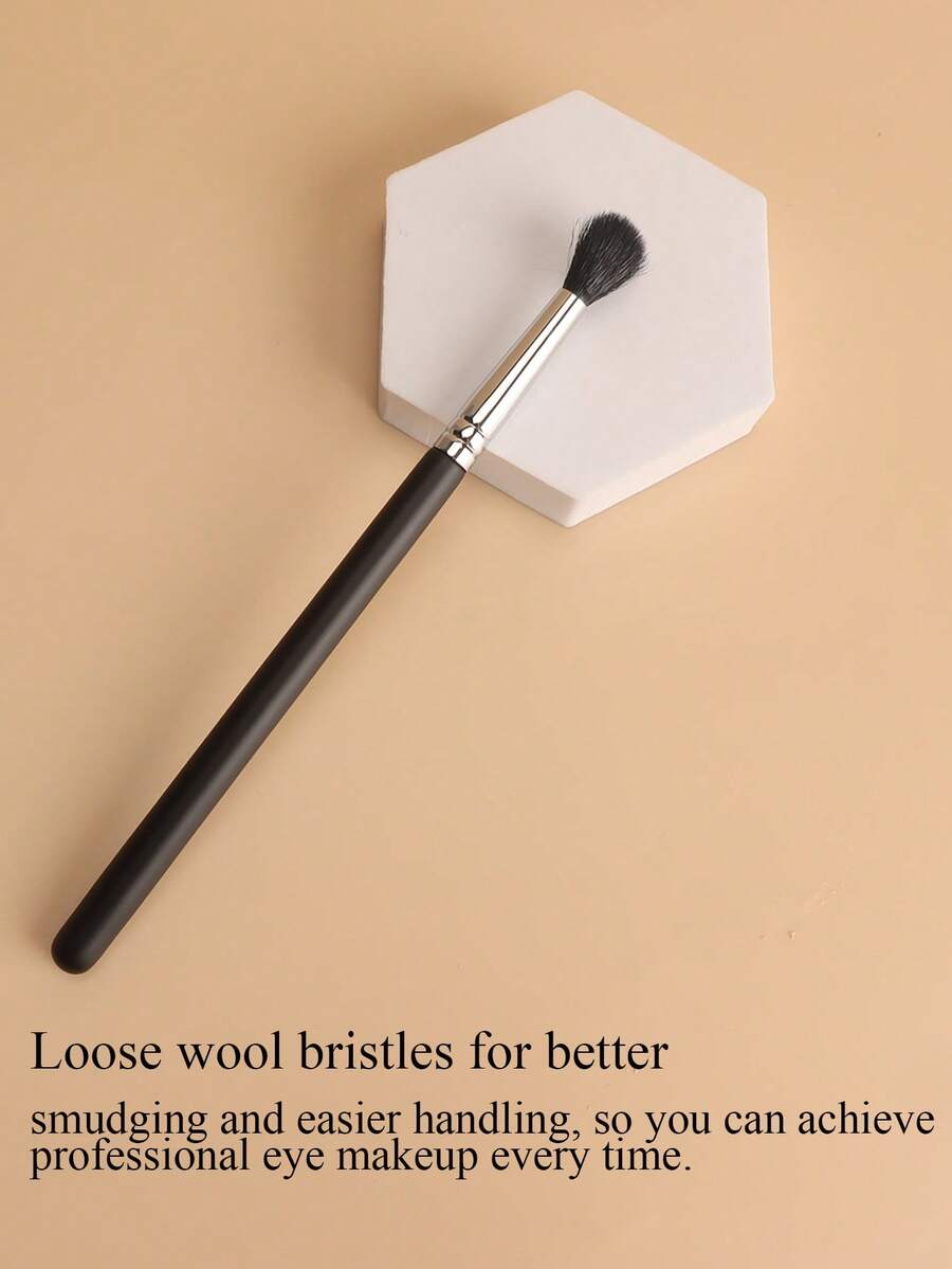 1pc Premium Copper Ferrule Goat Hair Eyeshadow Brush, Professional Makeup Tool For Eye Makeup, Ideal Gift - Black - View 1