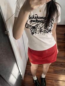 Camiseta de cuello redondo de manga corta, estilo American Baddie, nuevo patrón de mariposa y estampado de letras de verano, top ajustado y corto para mujer - Blanco - Ver 8