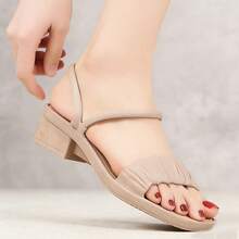 Sandalias de tacón alto para mujeres Sandalias de dos vías de nuevo estilo para mujer.Social. Playa. Tacón grueso. Sandalias planas con tiras. Antideslizantes. Tacón medio. Para llevar al aire libre. Aumentan la altura. Estilo versátil. - Beis - Ver 2