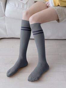1 Pair Women's Vertical Striped Knee High Socks - Grey - View 3