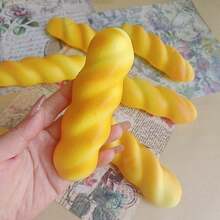 PU材质柔软逼真食物造型椒盐面包慢回弹挤压玩具，创意减压玩具，史迪奇玩具，旅行玩具，课堂解压玩具，迷你小物，洗澡玩具，圣诞文具，压力球，生日礼物，圣诞礼物，万圣节礼物，完美礼物，礼品 - 彩色 - 查看 6