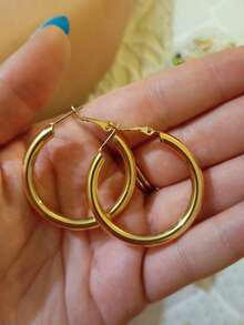 1 Coppia di orecchini a cerchio in acciaio inossidabile tricolore per donne, anelli a tre strati intrecciati in oro e argento, orecchini pendenti a due tonalità, ideali per feste, club, vacanze e regali - Dorato - Visualizzare 7