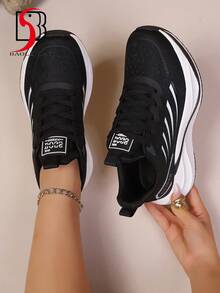 新款轻便时尚运动鞋 - 舒适、防滑、透气。减震跑步鞋、系带网球鞋，轻便透气彩色软底，渐变色设计，低帮中底，适合全天穿着。 - 黑色 - 查看 5