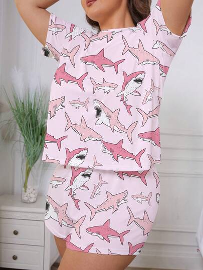 Set de 2 piezas de pijama con estampado de tiburón en base rosa, cómoda camisa de cuello redondo de manga corta y pantalones cortos elásticos sueltos, elegante para usar tanto en exteriores como en interiores para mujeres