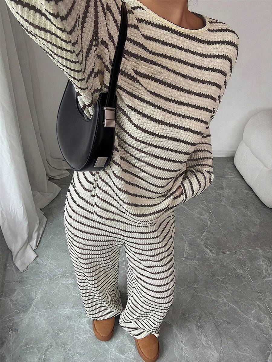 Conjunto de dos piezas de camiseta de manga larga con cuello redondo y hombros descubiertos a rayas y pantalones con cintura elástica a rayas para mujer, estilo casual, de viaje, bohemio, para primavera/verano/otoño/invierno