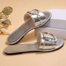 女士随机印花时尚PU皮革搭扣平底拖鞋凉鞋，夏季度假 - 銀色 - 查看 3