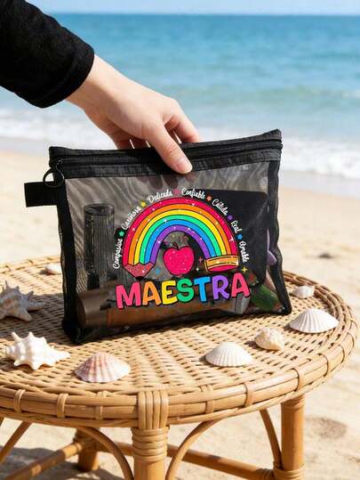 Maestra字母图案网眼化妆包，透明彩虹爱心设计化妆品收纳袋，字母印花拉链化妆包，透明网眼储物袋/洗漱包，便携式化妆包，适合收纳化妆品、护肤品和浴室用品，是送给她、老师、母亲、朋友、宿舍、母亲节、毕业季、旅行、复活节、返校季的理想礼物。