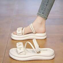 Sandalias de suela gruesa con talón de mujer Sandalias de verano para mujer, recién llegadas, estilo hada, con pliegues y abalorios, suela blanda. Sandalias versátiles para exterior con suela gruesa. Moda casual francesa. Sandalias de doble uso con suela blanda. - Blanco - Ver 3