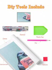 5D DIY 鑽石畫｜幽默鴿子閱讀粉色書籍趣味文字鑽石畫套件，柔和青色背景，鮮豔羽毛與奇幻插畫風格，手工裝飾繪畫，DIY 自製牆面藝術，享受動手創作樂趣 - 無框 - 查看 3