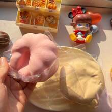 木制冰淇淋慢回弹玩具，面包挤压减压软胶玩具，包子慢回弹逼真蒸包减压玩具，湿软小包子挤压减压玩具，PU湿软包子挤压蛋糕甜点减压玩具，逼真食物慢回弹湿软手指捏捏玩具 - 彩色 - 查看 11