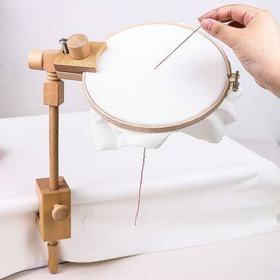 1 Khung thêu để bàn tự lắp ráp màu mơ, khung thêu chữ thập, khung thêu kim đột lỗ, làm bằng gỗ sồi nguyên khối, có thể xoay và dễ lắp ráp, thích hợp để thêu từ nhiều góc độ, kèm theo 1 vòng thêu.