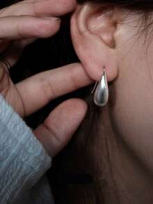 一对简约优雅水滴造型铜耳环，适合休闲、聚会、派对等场合佩戴。 - 銀色 - 查看 5