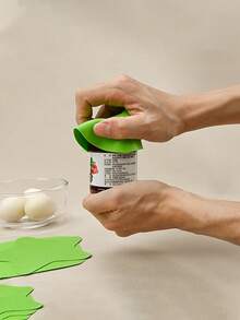 2pcs/Set Silicone Can Opener Gasket, Silicone Can Lid Opener Assistant, Can Opener, Gripper Pad, Multi-Function Can Opener, Kitchen Heat Insulation Mat, Anti-Slip Pad, Insulation Pad, Suitable For The Elderly With Weak Hand Strength - View 1