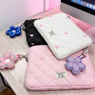 Funda para laptop/tableta con diseño de bordado de rombos y corazón, con decoración floral desmontable, cremallera suave, forro suave que protege la pantalla y el Body, se ajusta a laptops y tabletas de 11 a 16 pulgadas, fácil de llevar para la escuela, la oficina y los viajes