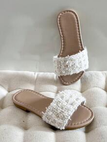 2pcs/Set Girls' White Embossed Sandals, 2026 New Arrival, White Embossed Gold Thread Woven Breathable Non-Slip Flat Luxury Style Sandals, Suitable For Daily Outings And Social Occasions - Beige - View 7