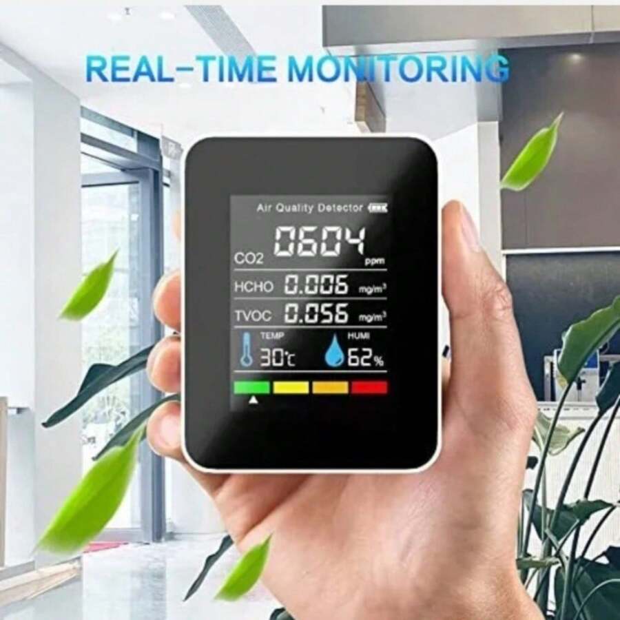 1台优质空气质量监测仪 - 可精准检测二氧化碳、一氧化碳、PM2.5、PM10、甲醛、总挥发性有机化合物，配备大尺寸液晶显示屏、实时气体分析仪和先进的二氧化碳传感器技术，适用于家庭和办公室使用。