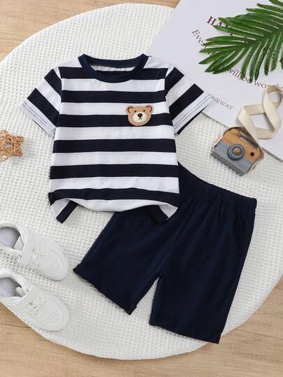 Bộ quần áo hè tay ngắn cho bé trai, cổ tròn.