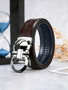 男士竹节纹压花PU皮带，采用自动扣设计。皮带扣有金色、银色和黑色三种镀层可选，皮带本身则有黑色和棕色两种颜色。这款皮带采用可调节棘轮设计，尽显奢华商务休闲风范，是父亲节和周年纪念日的理想礼物。 - 彩色 - 查看 6