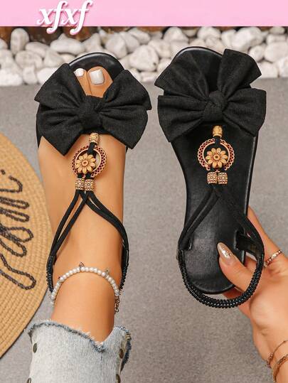 2026春夏女士凉鞋，时尚休闲舒适的波西米亚风凉鞋，鞋底和鞋面都非常柔软，即使长时间穿着也不会感到疲劳，穿着舒适度极佳。设计简约时尚，适合海滩度假和各种休闲场合。无论搭配裙装还是裤装，都能轻松驾驭，展现独特的时尚品味。